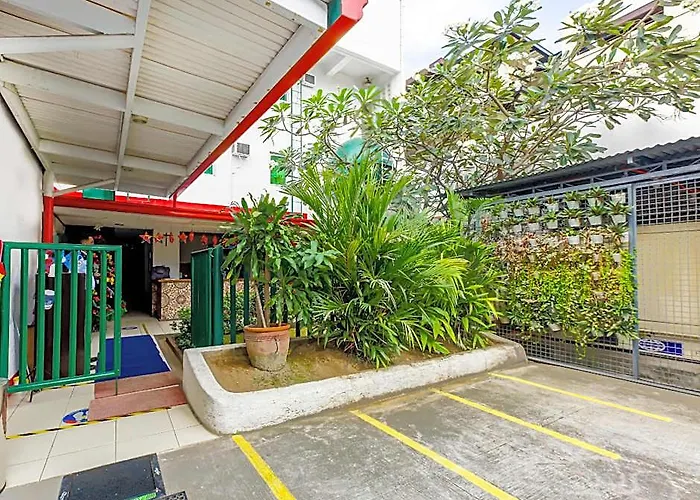 Hotel Oyo 842 Smiles Apartelle Manilla