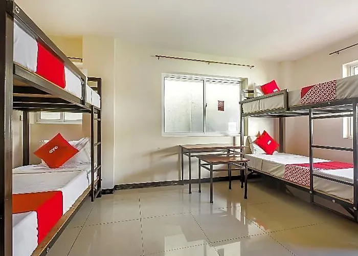 Hotel Oyo 842 Smiles Apartelle