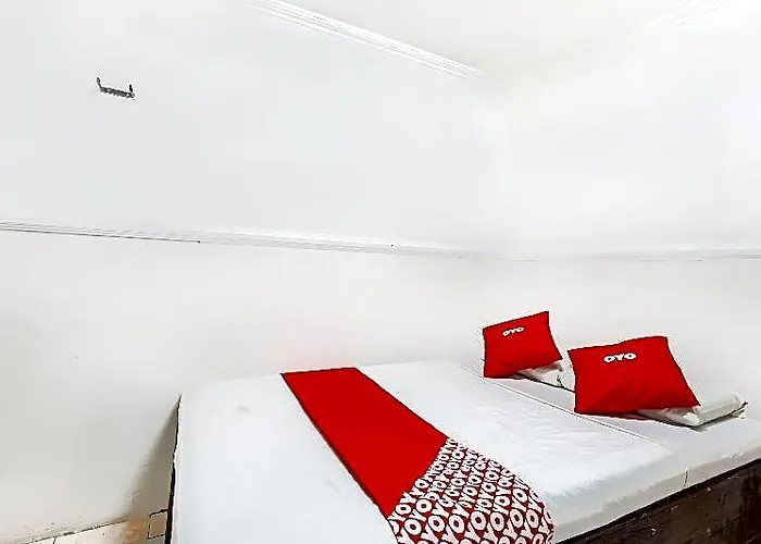 Oyo 842 Smiles Apartelle 2*