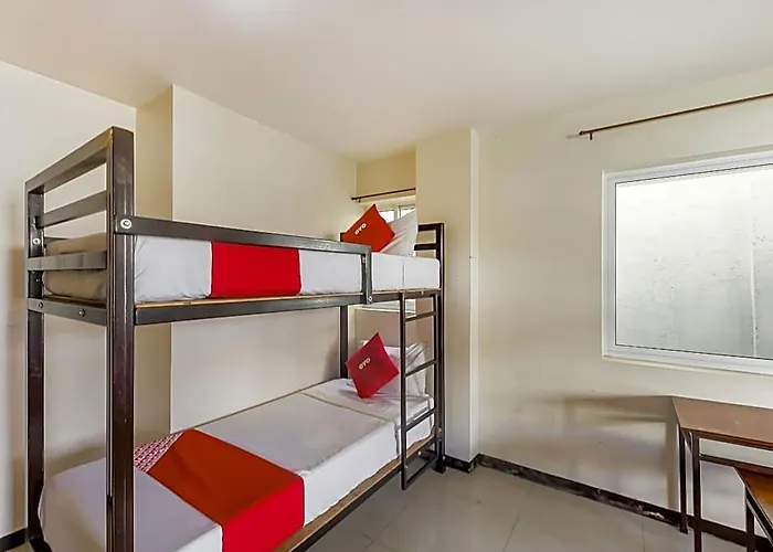 Oyo 842 Smiles Apartelle 2*