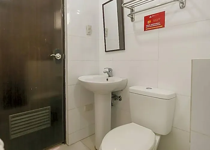 Hotel Oyo 842 Smiles Apartelle Manilla